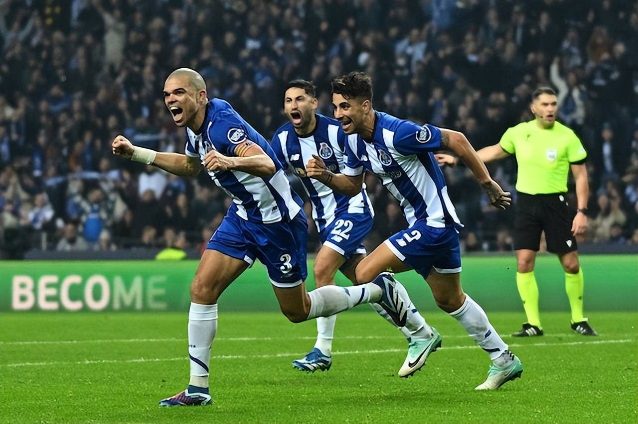 关于多特蒙德发布备战花絮,赛后豪取连胜,法甲任务艰巨,控场能力受关注的信息 关于多特蒙德发布备战花絮,赛后豪取连胜,法甲任务艰巨,控场能力受关注的信息